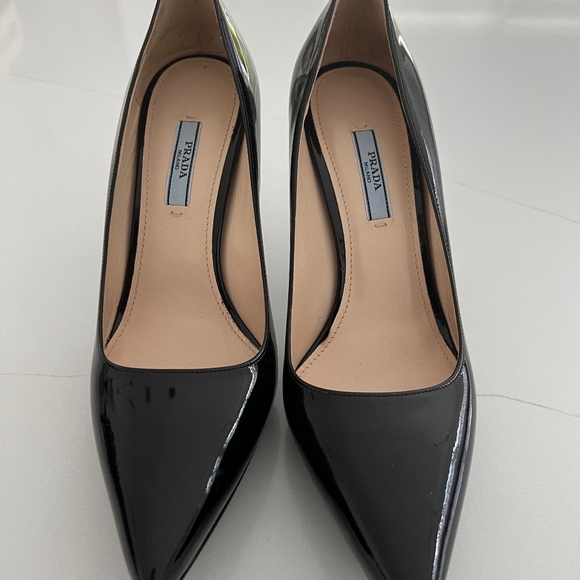 PRADA Black Pointy Toe Patent Leather Heels Shoes Pumps Work Evening - Picture 3 of 12